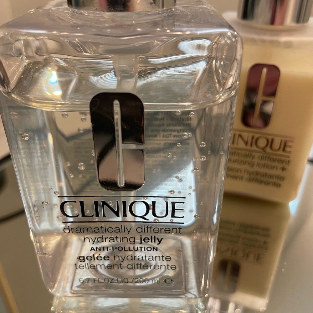 Clinique Bundle - Dramatically Different Jelly + Lotion - Picture 3 of 6